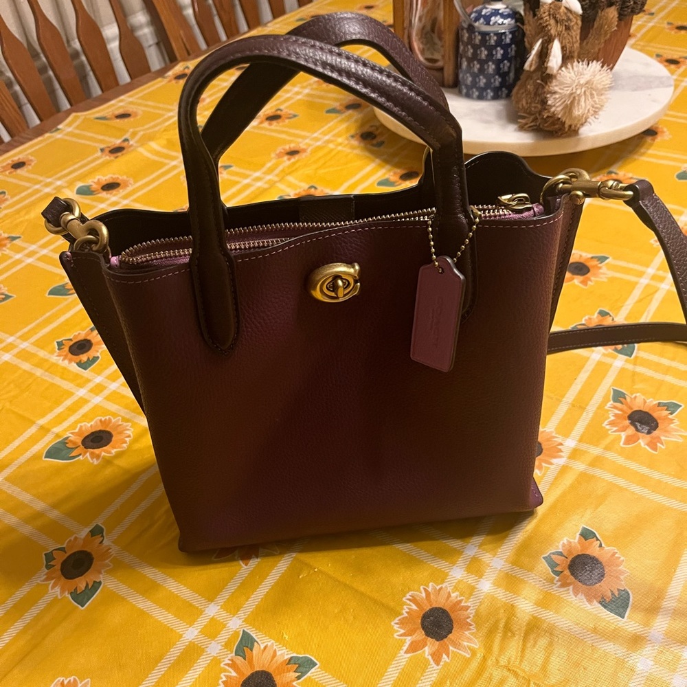 Coach willow tote 24